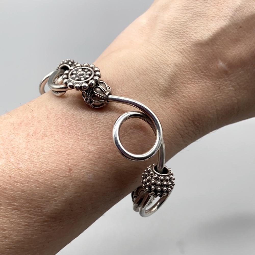 Unique sterling silver bangle bracelet with decorative sterling beads 🌸 - Picture 3 of 8